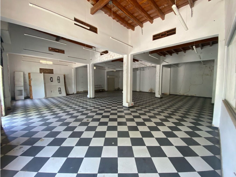Imponente Propiedad Comercial de 700 m² en Zona Estratégica de Santa M — foto 5