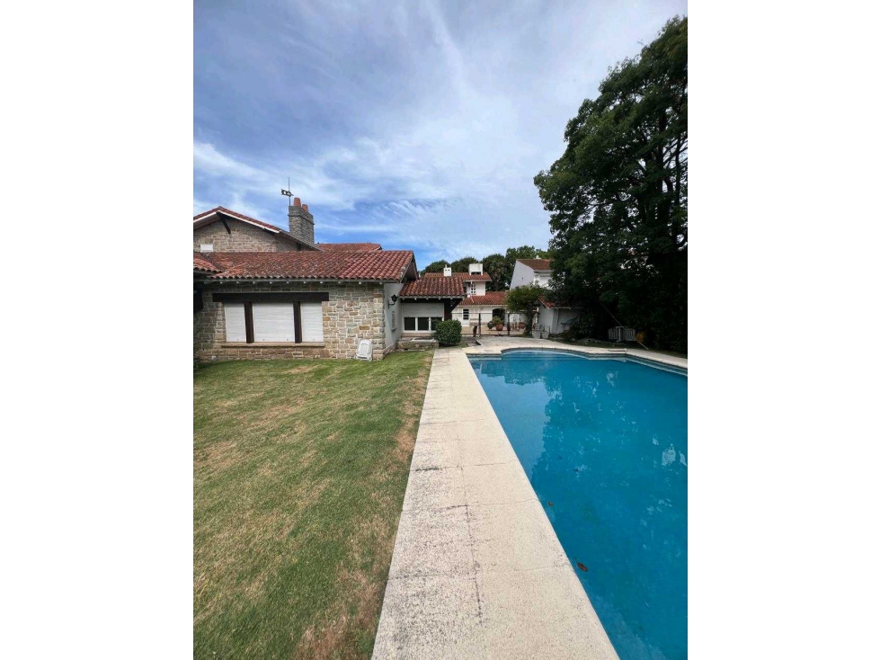 IMPORTANTE CHALET EN VENTA EN LOS TRONCOS — foto 4