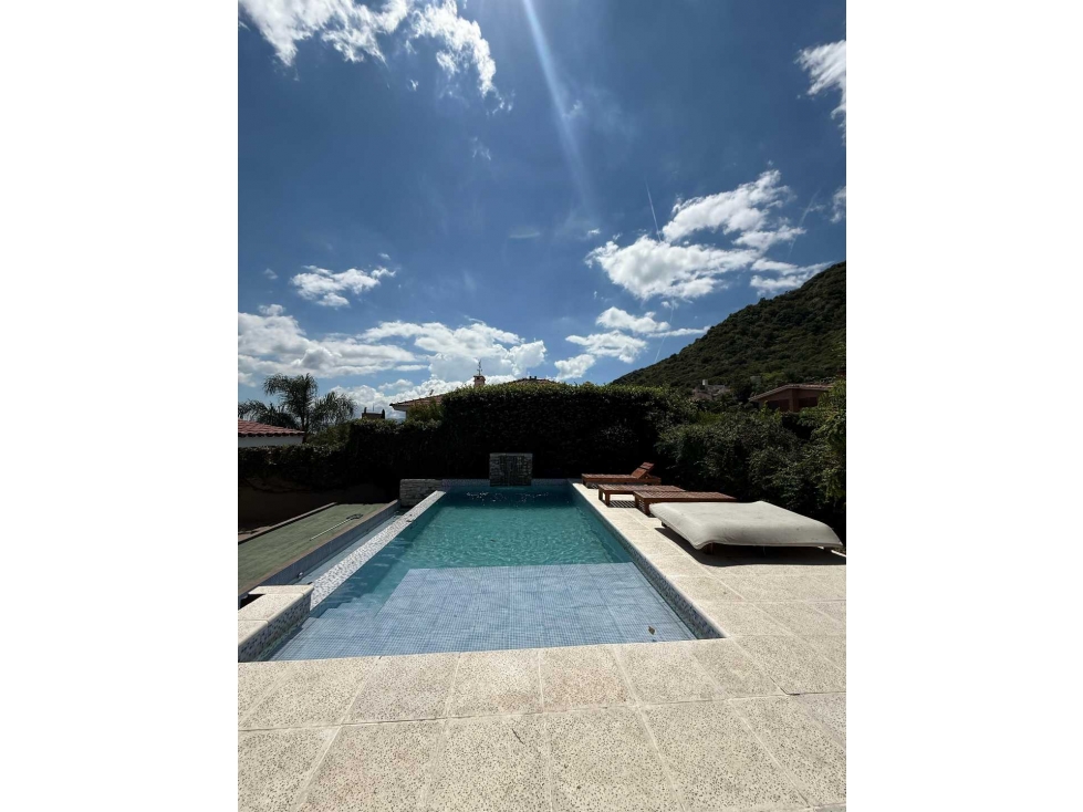 IMPORTANTE CHALET EN VENTA + MONOAMBIENTE
B° José Muñoz Villa Carl - 2