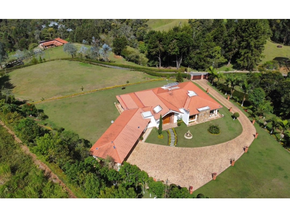 Casa para Renta Amoblada en Llanogrande con vista al Aeropuerto — foto 2