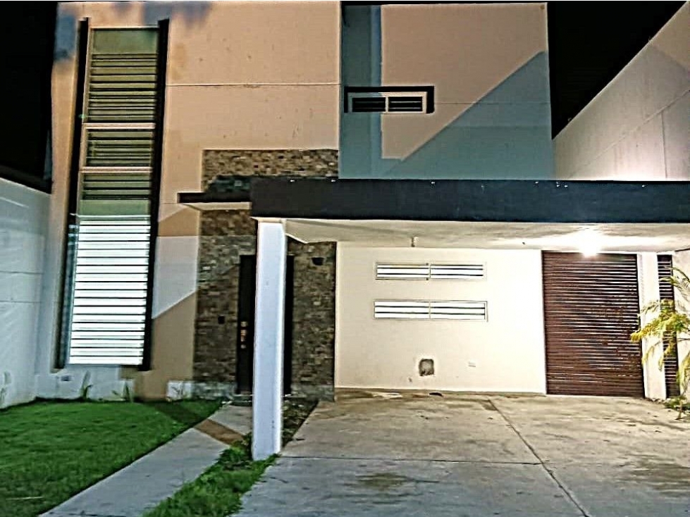 Inversión Estratégica: Casa de 226m² en Canterias, Cd. del Carmen