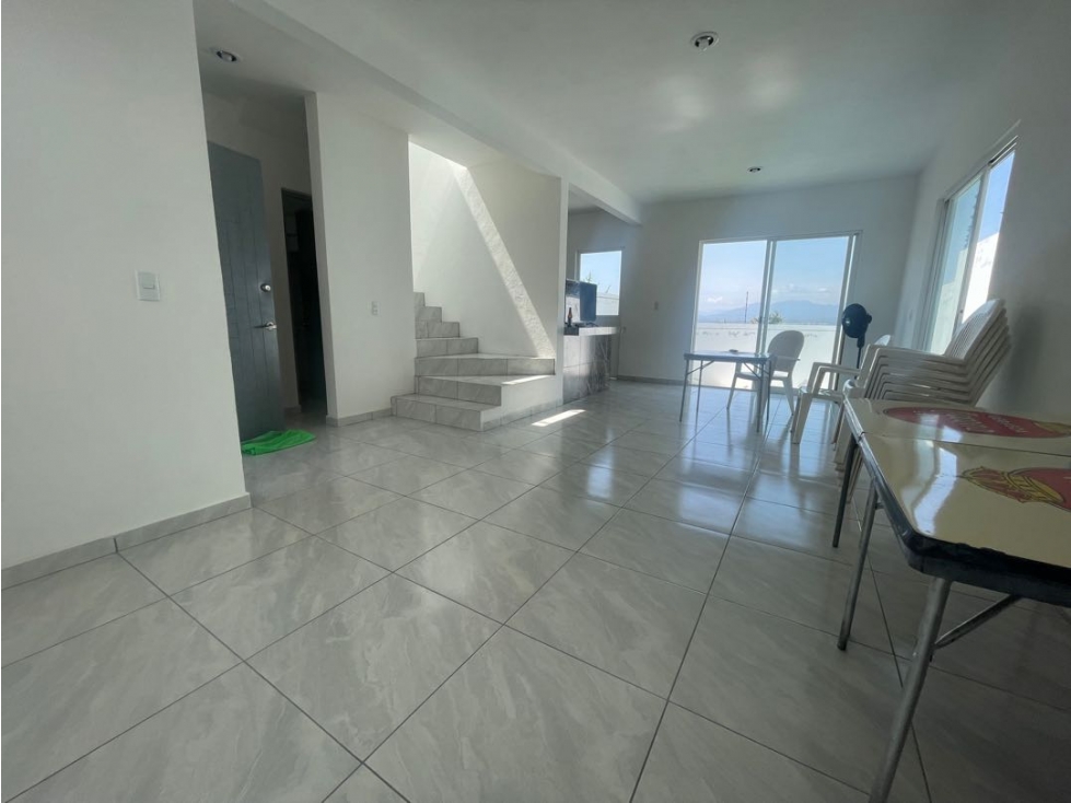 CASA SEMINUEVA EN VENTA EN LOMAS TRUJILLO EMILIANO ZAPATA — foto 2