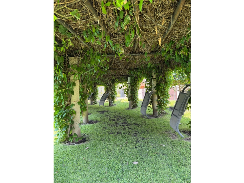 INVIERTE EN ESTA CASA SEMINUEVA EN VENTA EN E ZAPATA SEGURIDAD ALBERCA — foto 2