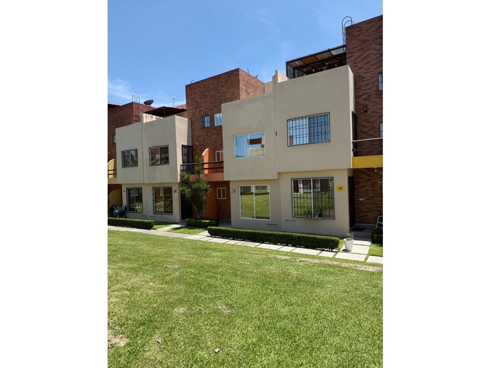 INVIERTE EN ESTA CASA SEMINUEVA EN VENTA EN E ZAPATA SEGURIDAD ALBERCA — foto 3