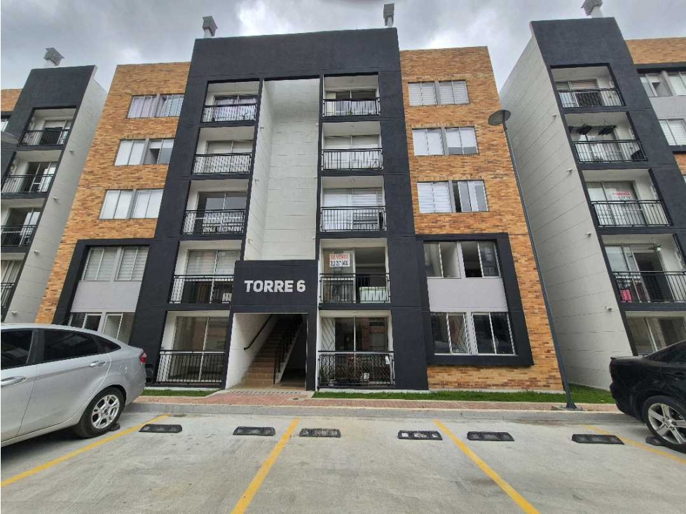 VENDO APARTAMENTO SEGUNDO PISO EN CAJICA CON CLUB HOUS.