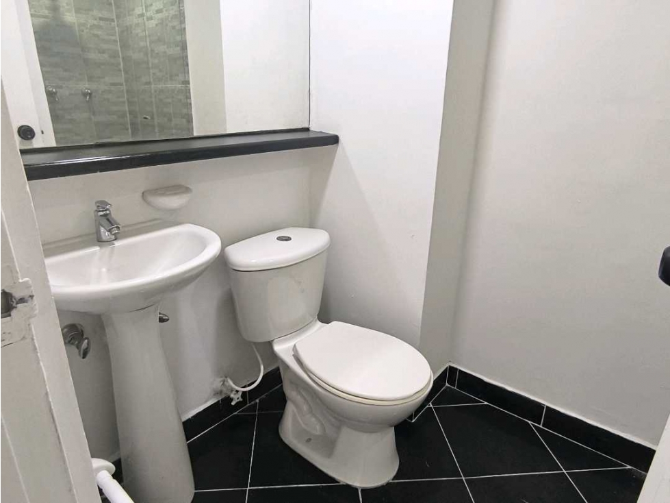 (J) Apartaestudio en venta en Malibú 34.7 mt2 Piso 3 sin ascensor — foto 3