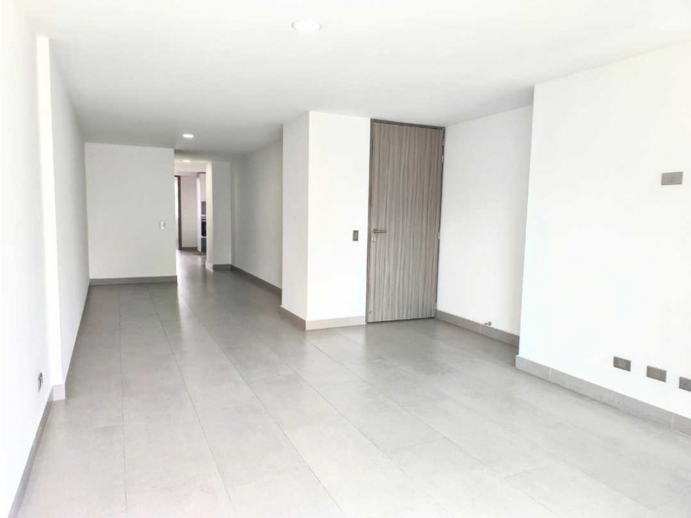 (J) Apartamento en Laureles — foto 2