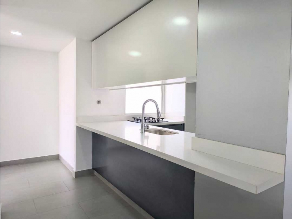(J) Apartamento en Laureles — foto 3