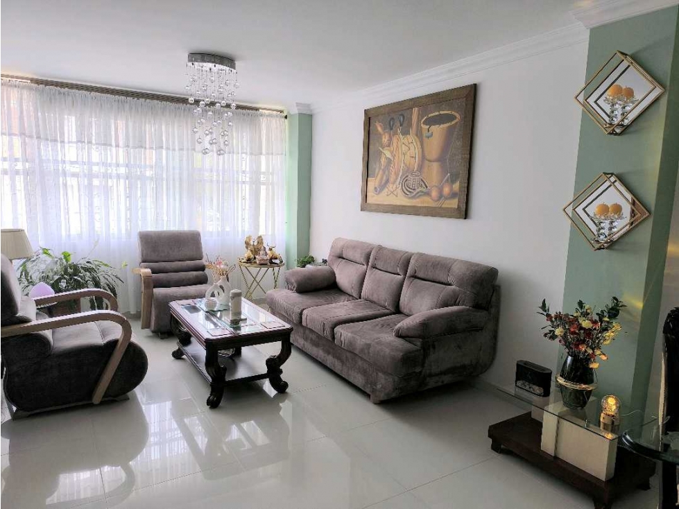 (J) Apartamento en venta Almería 1er piso sin ascensor 103 mt2