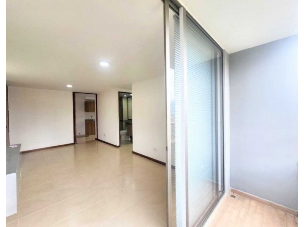 (J) Apartamento en venta en el Poblado Transv. Inferior Piso 17 — foto 2