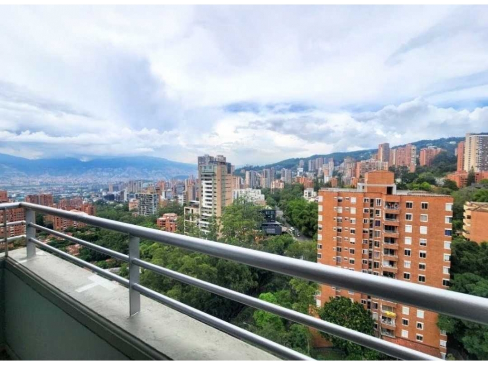 (J) Apartamento en venta en el Poblado Transv. Inferior Piso 17