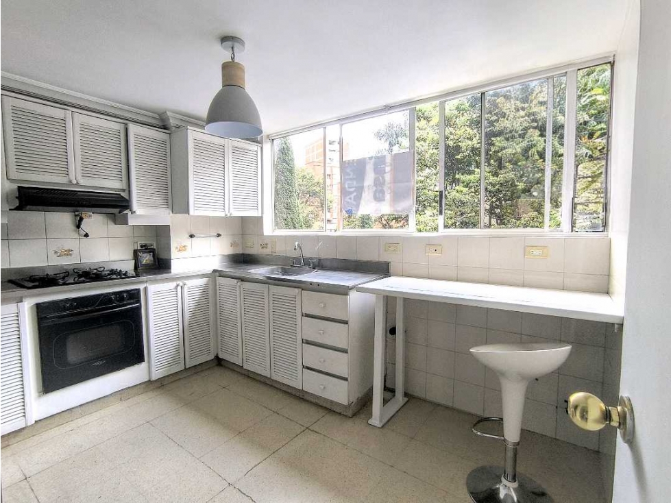 (J) Apartamento en venta en Laureles cerca al segundo parque 139.98mt2 — foto 4