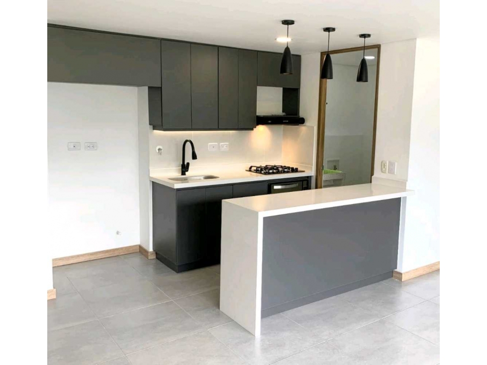 (J) Apartamento en venta Sabaneta Loma San José piso 22 Unidad Terrah