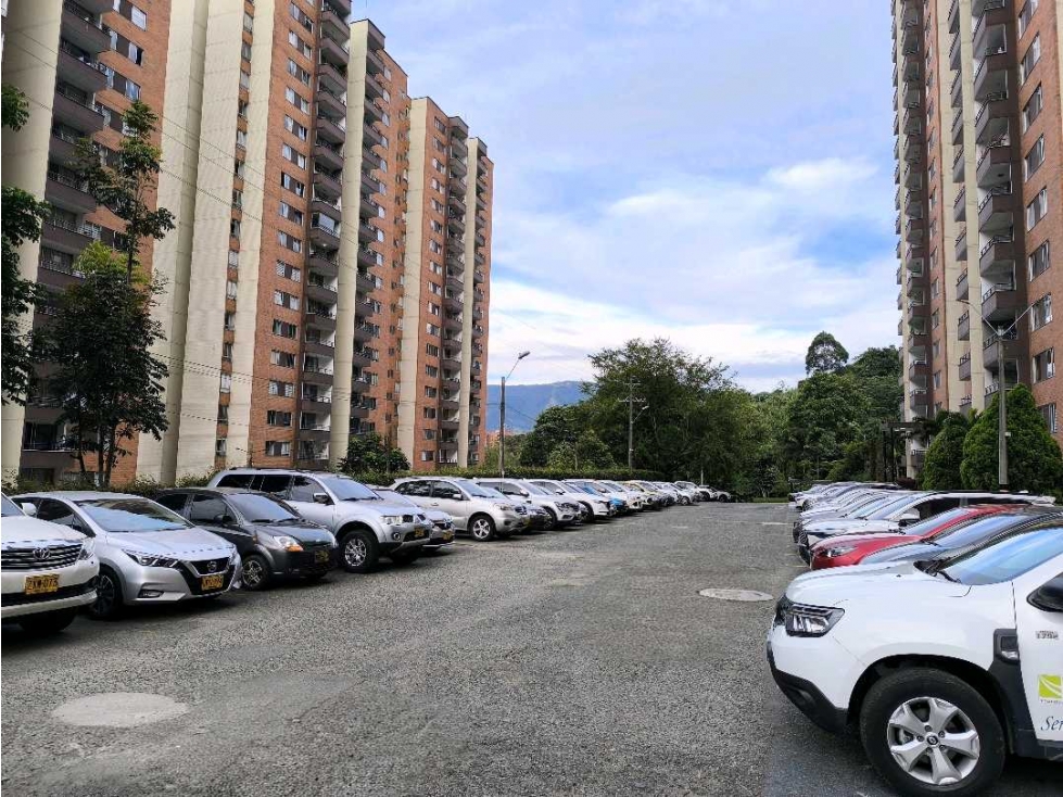 (J) Apartamento en venta Loma de los Bernal Torres de Valbuena piso 20 — foto 2