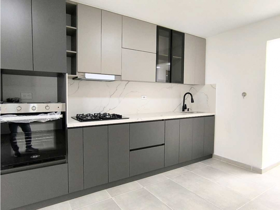 (J) Apartamento en venta Miravalle Remodelado 2do piso 114 mt2