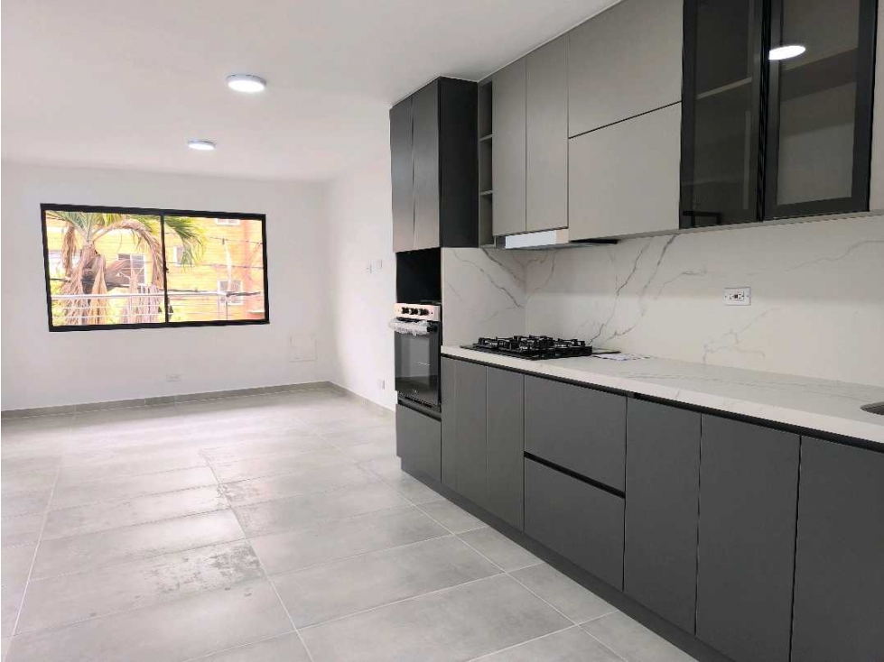 (J) Apartamento en venta Miravalle Remodelado 2do piso 114 mt2 — foto 3