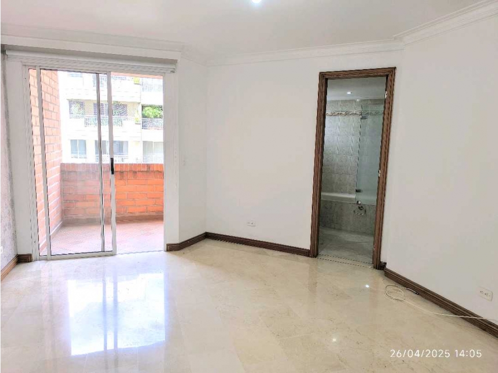 (J) Apartamento tradicional en venta en Laureles 156 mt2 — foto 3