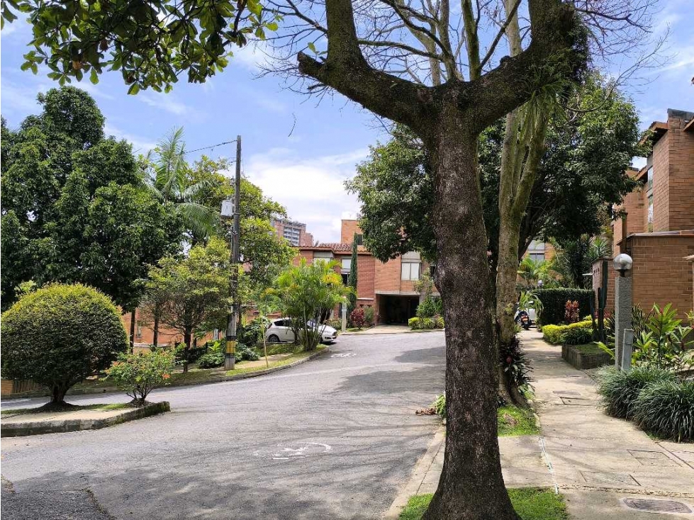 (J) Casa unifamiliar en venta Envigado unidad cerrada 146.5 mt2
