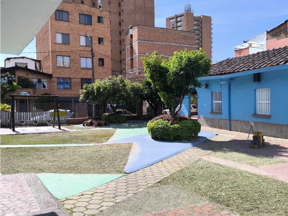 (J) Lote con casa y edificación de 3 niveles Santa Lucia Alta Mixtura