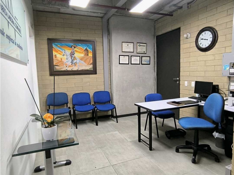(J) Oficina en venta Centro Empresarial en Guayabal sobre la Av. 80