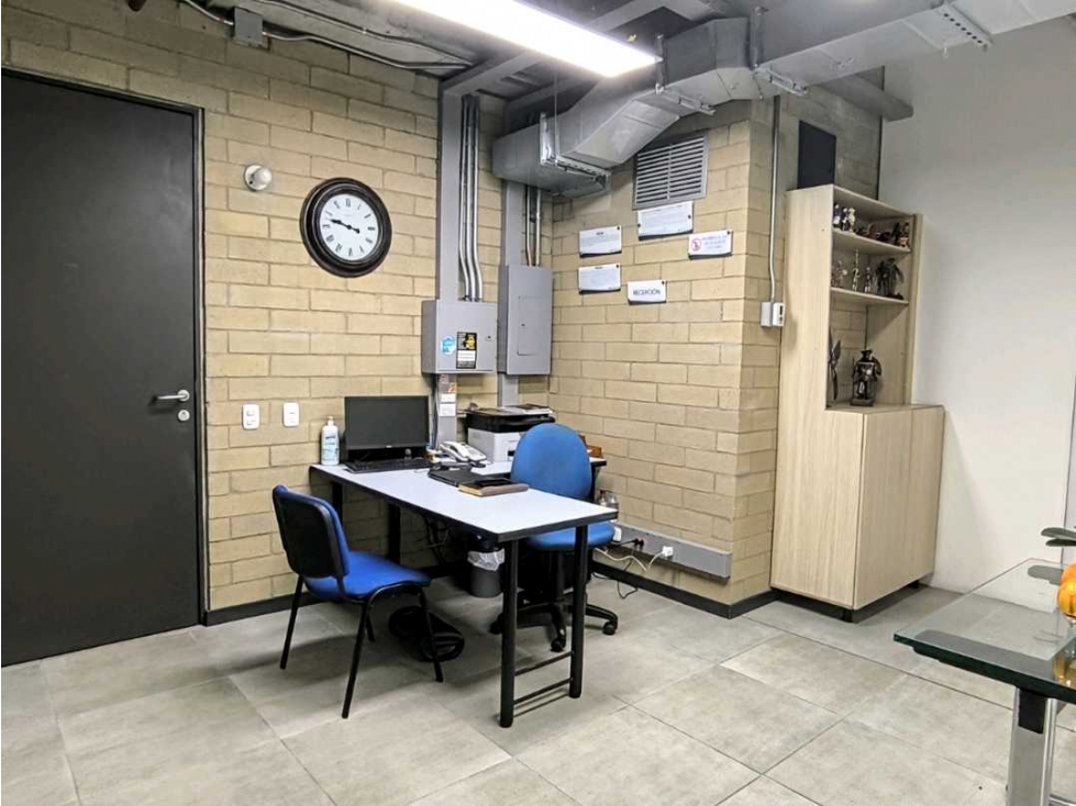 (J) Oficina en venta Centro Empresarial en Guayabal sobre la Av. 80 — foto 3
