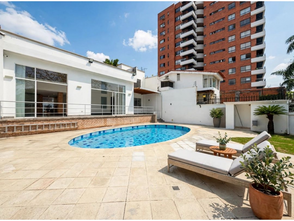 (JDA-C) CASA INDEPENDIENTE EN VENTA/ALQUILER EN CRISTALES