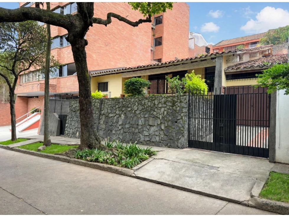 (JDA-C) CASA INDEPENDIENTE EN VENTA EN CRISTALES