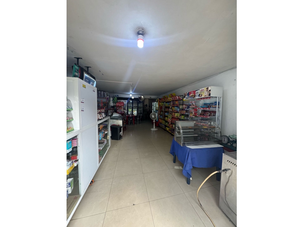 (JDAC) CASA/LOCALES EN VENTA SOBRE LA 5 — foto 3