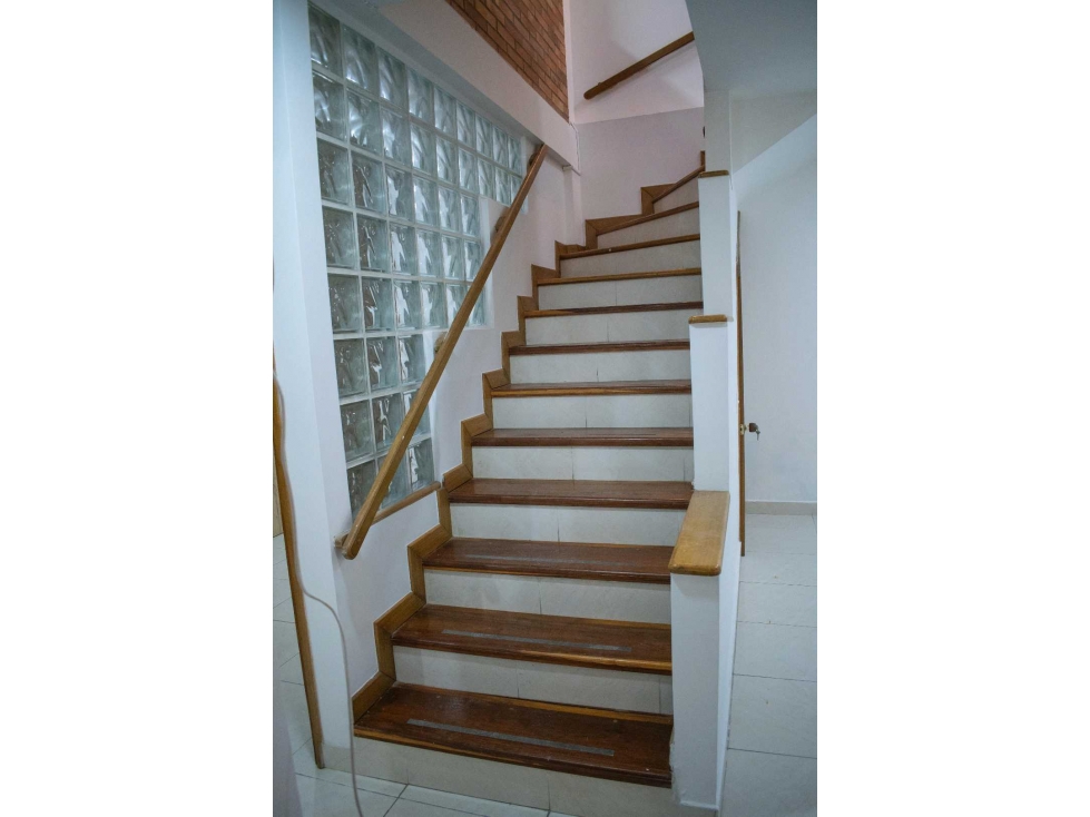 JH/CASAFATIMA.BIFAMILIAR PH.CERCA METROPLUS.CLINICA.FLIPPING — foto 2