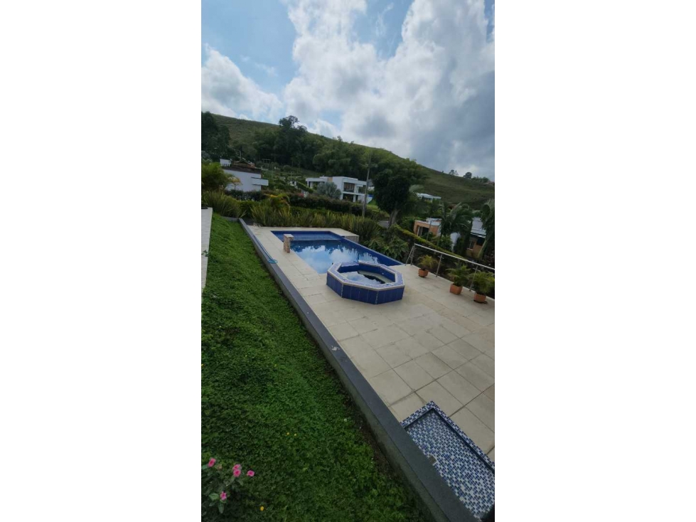 Venta: Casa Campestre en Condina, 647m² Construidos en 2100m². — foto 2