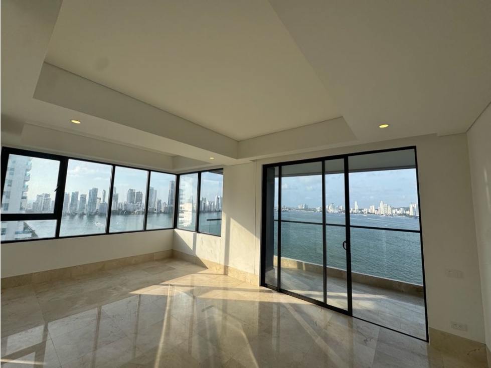 VENTA DE APARTAMENTO DE TRES HABITACIONES SOBRE LA BAHIA — foto 2