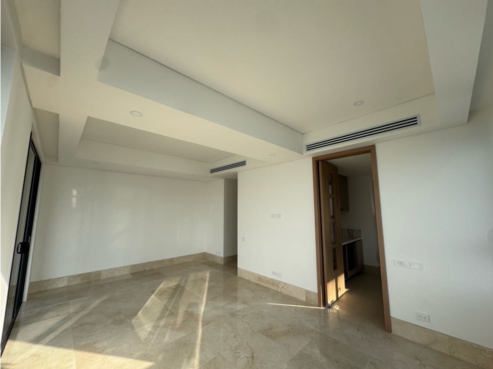 VENTA DE APARTAMENTO DE TRES HABITACIONES SOBRE LA BAHIA — foto 6