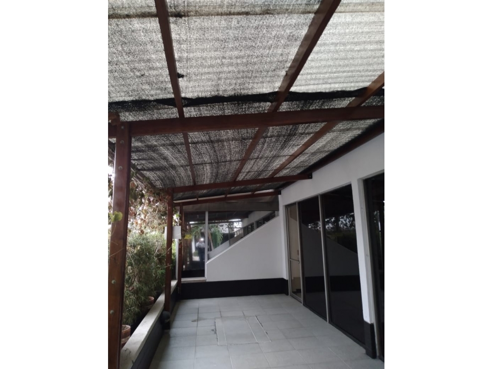 KR 100 11 60 OF 304 TO FARALLONES ET 1 HOLGUINES TRADE CENTER