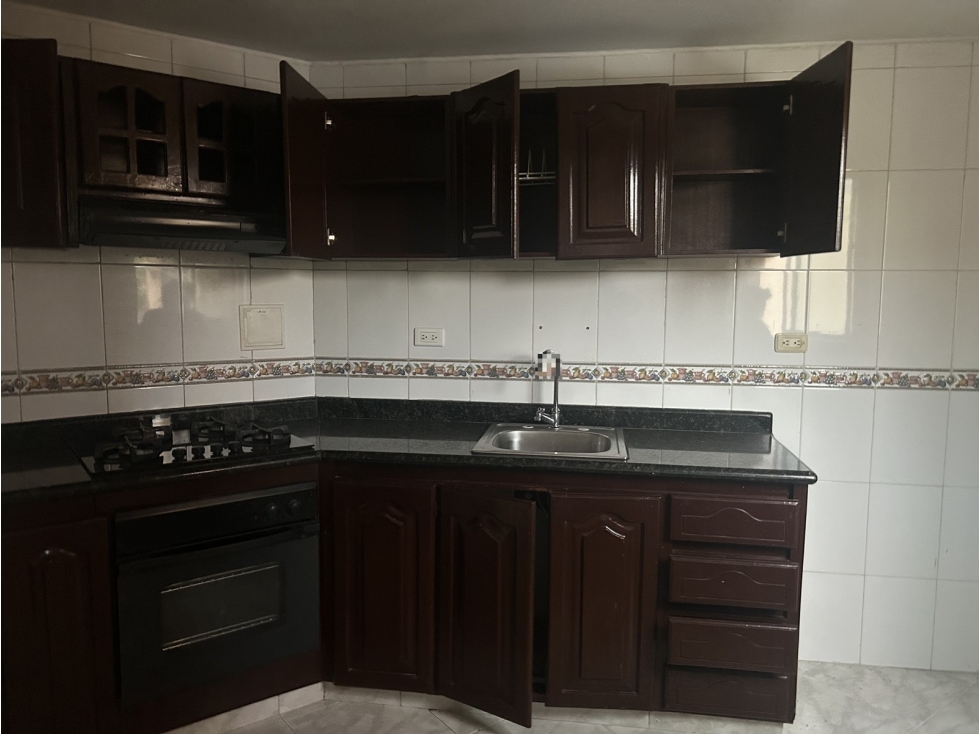 KR 44 33 B 81 AP 404 ED BARZAL REAL — foto 5