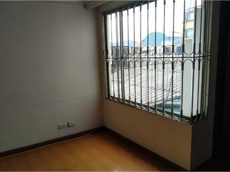 KR 70C 56 11 CS 2 — foto 2