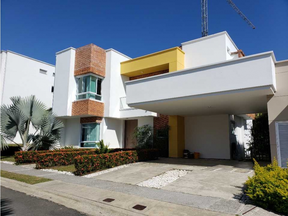 Casa campestre para venta en unidad cerrada en Cerritos — foto 2