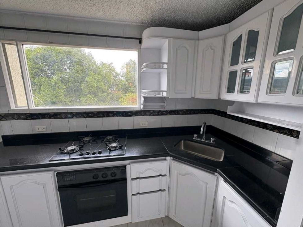 LA CASTELLANA VENTA APTO DUPLEX 116M2 PISO 6 EXTERIOR 3HAB $700M — foto 4