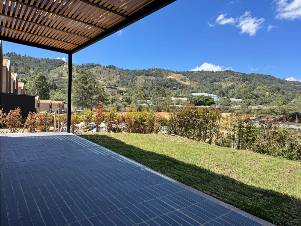 (LA) Espectacular casa en venta para estrenar en el retiro