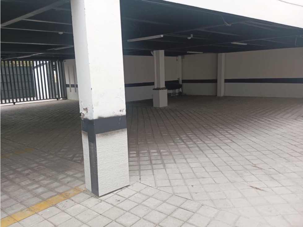 La Ofelia, Local Comercial, 380 m2, 10 parqueaderos. - 5