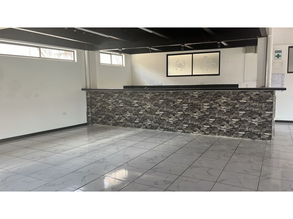 La Ofelia, Local Comercial, 380 m2, 10 parqueaderos. - 2