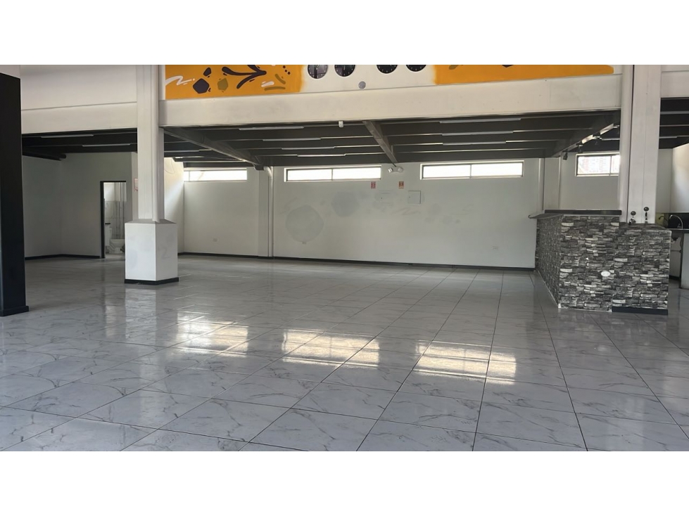 La Ofelia, Local Comercial, 380 m2, 10 parqueaderos. - 4