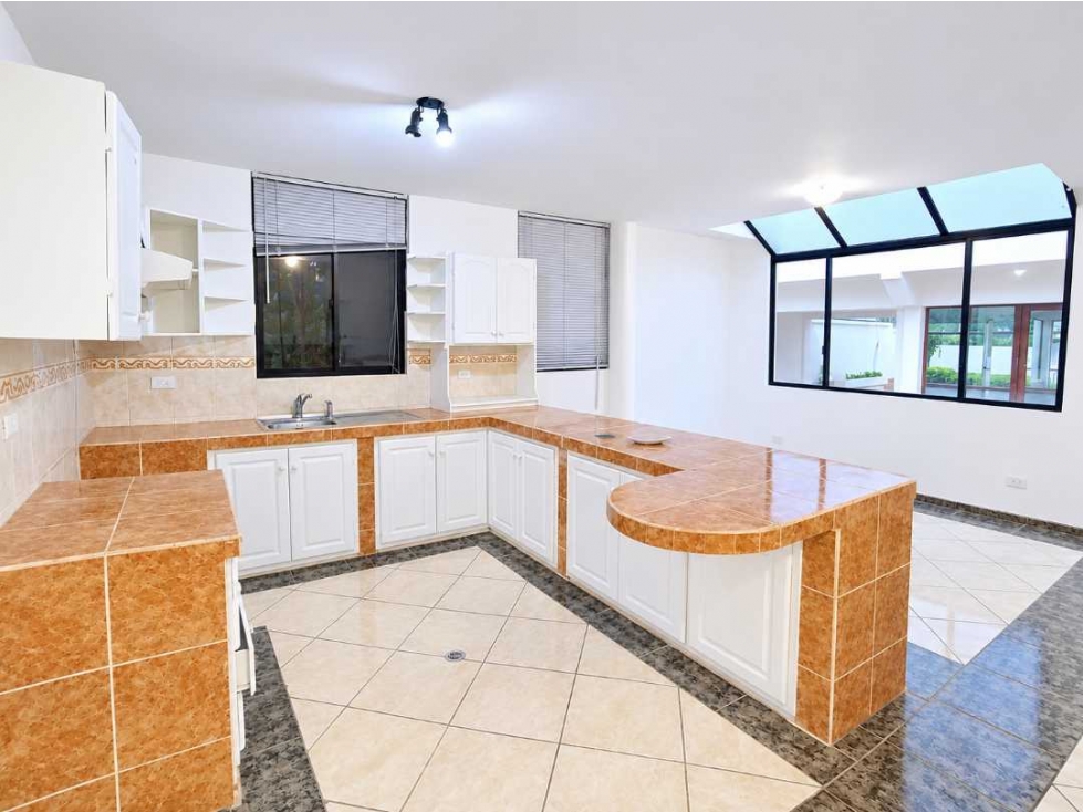 LA PRIMAVERA 2, SUITE EN RENTA, 80M2, 1 PARQUEADERO - 3