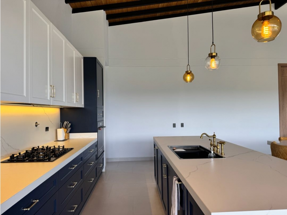 (LA) Venta | Casa con amplitud y diseño excepcional en el Retiro — foto 4