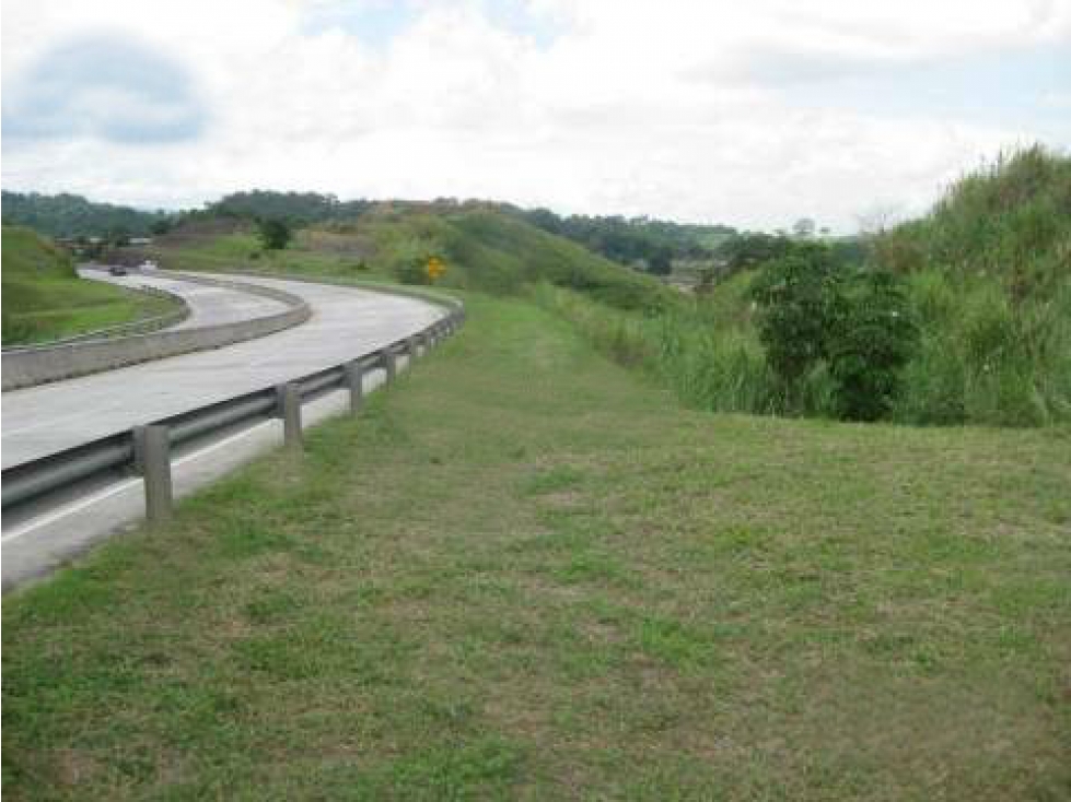 Land in Ancon
