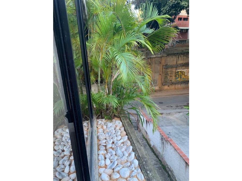 Alquilo apartamento 120m2 Las Mercedes 2648.