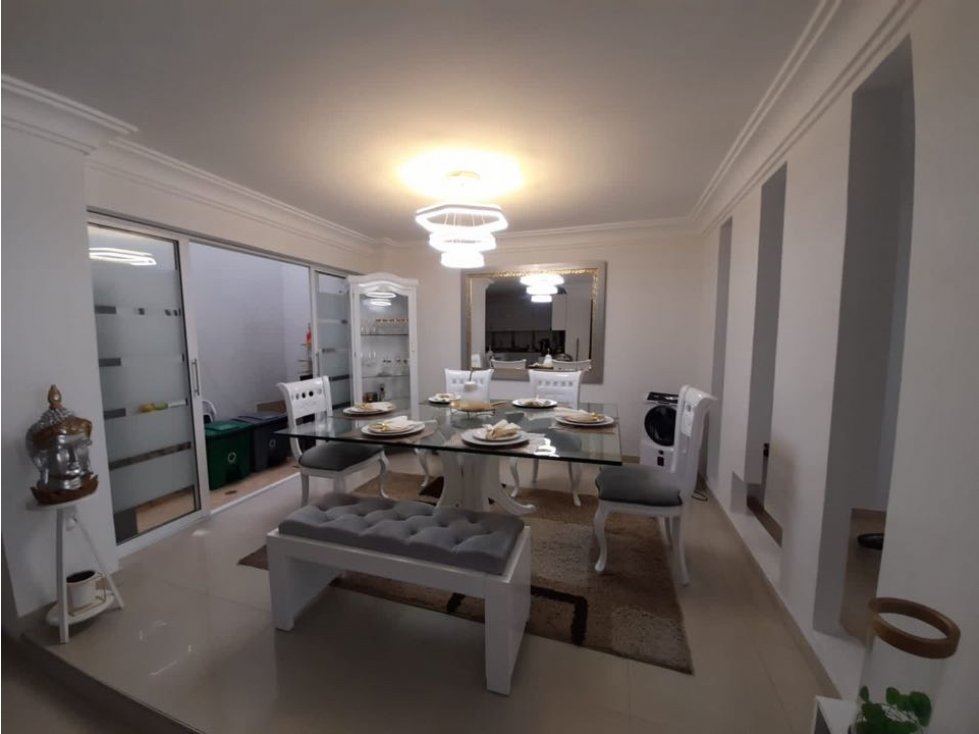 Las Mercedes - Casa en venta
