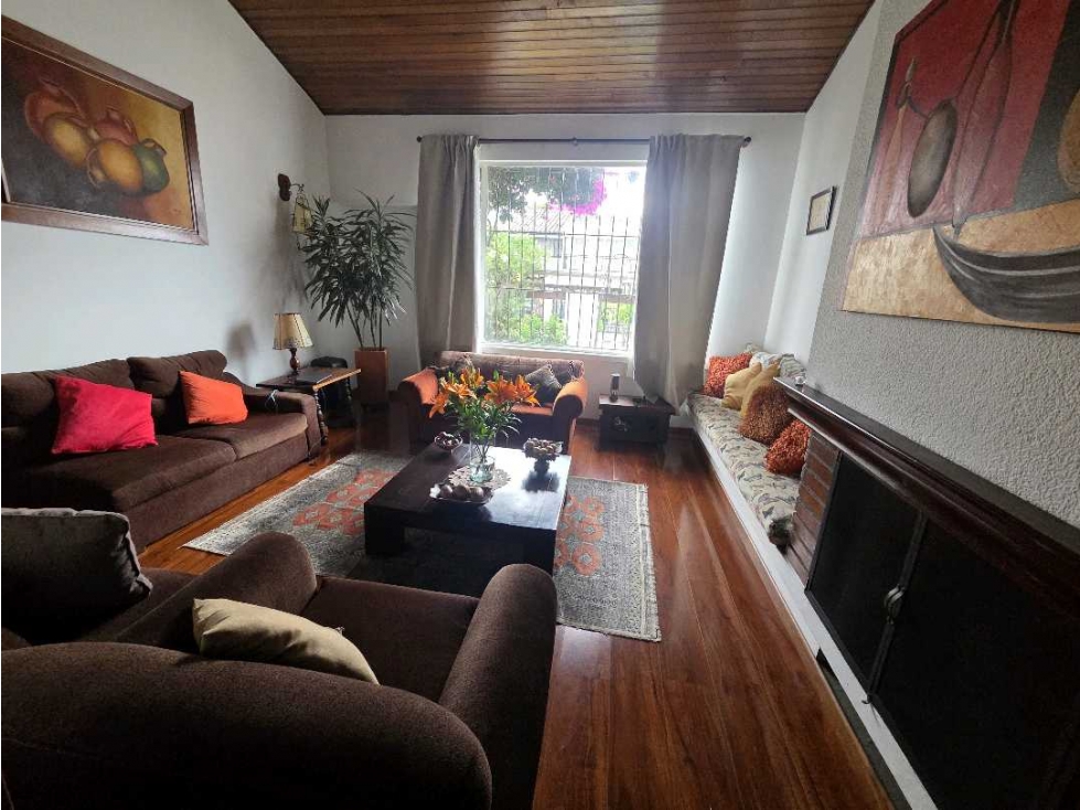 LAS VILLAS VENTA HERMOSA CASA CON JARDIN INT Y EXT 4HAB 3PARQ $1200M — foto 3