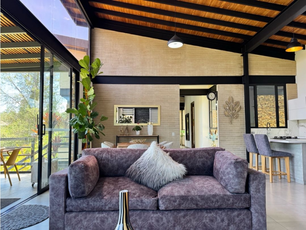 (LA)Venta | Casa exclusiva en ubicación privilegiada en el retiro — foto 2