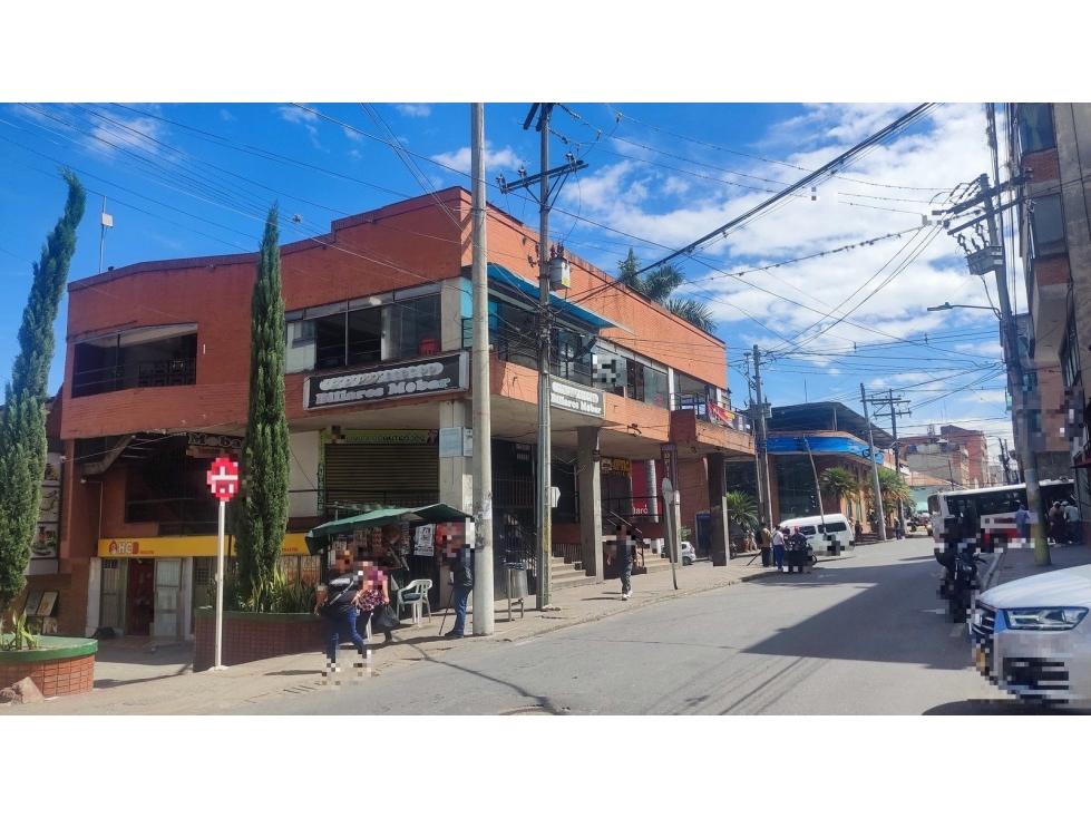 LC 102 CC AVENIDA LAS PALMAS AV LAS PALMAS 8 05 - 1