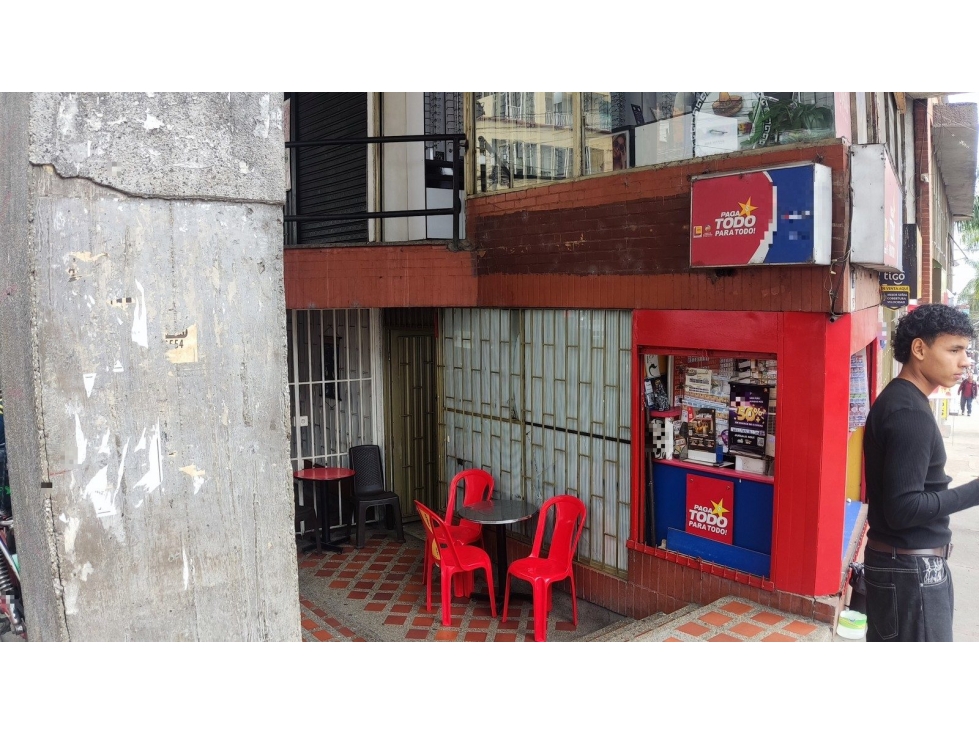 LC 102 CC AVENIDA LAS PALMAS AV LAS PALMAS 8 05 - 3